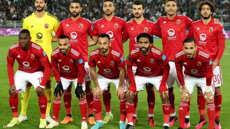 كولر يستبعد 7 لاعبين من مباراة الأهلي وصن داونز.. منهم عمرو السولية