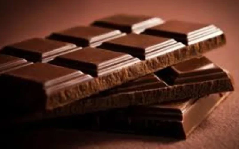 “منتشر بالأسواق”.. ضبط نوع شوكولاتة يدمر الجهاز العصبي ويسبب قرح المعدة