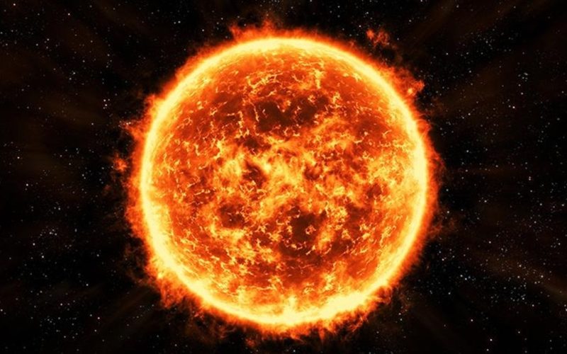 هل انفصل جزء من الشمس وسقط على الأرض؟.. «البحوث الفلكية» تحسم الجدل