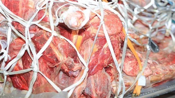 “زي البلدي”.. عربات متنقلة لبيع اللحوم التشادية بـ 145 جنيه للكيلو