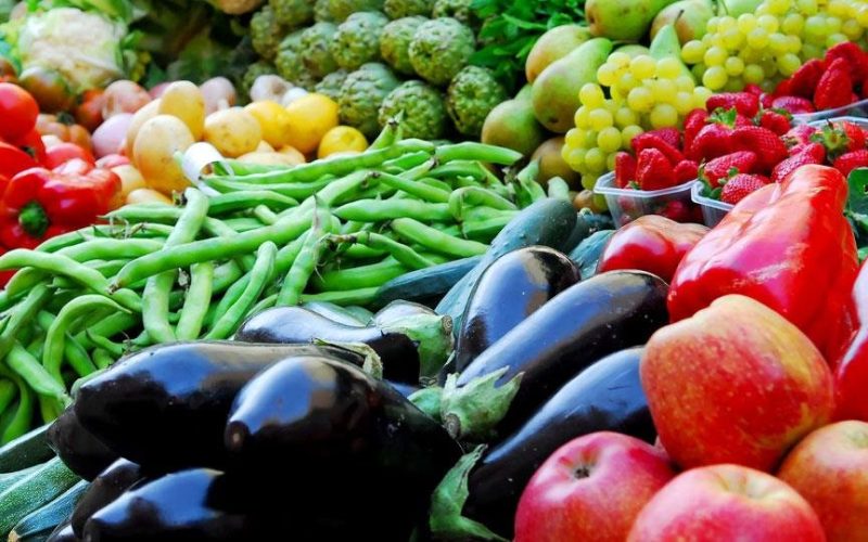 الثوم بـ 35 جنيه.. أسعار الخضروات والفاكهة اليوم الأحد 16 يوليو 2023 داخل سوق العبور