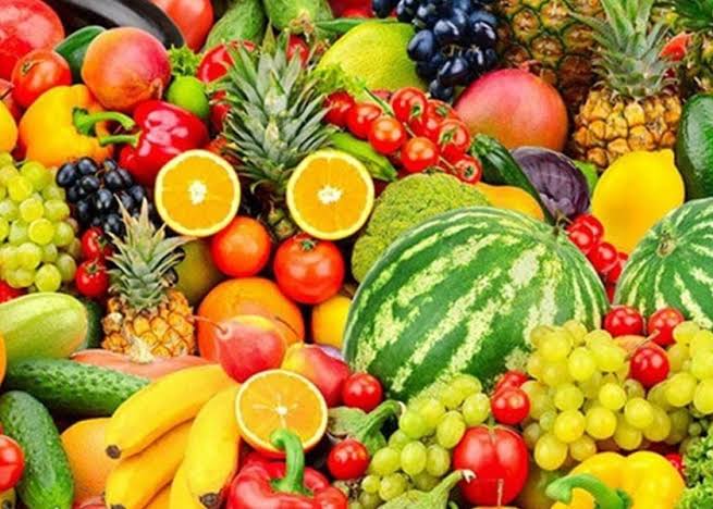أبرزها الاختناق.. ماذا يحدث لجسمك عند ابتلاع بذور الفاكهة عن طريق الخطأ