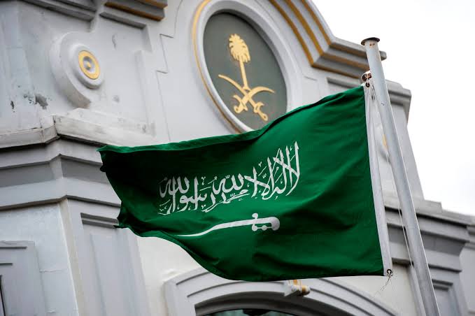 تحذير عاجل من السعودية بخصوص سفر مواطنيها إلى 3 دول عربية
