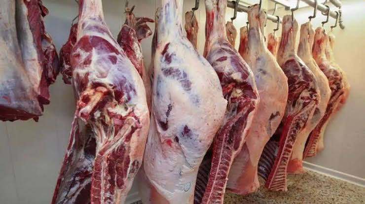 تراجع مفاجئ في أسعار اللحوم والأضاحي قبل عيد الأضحى المبارك