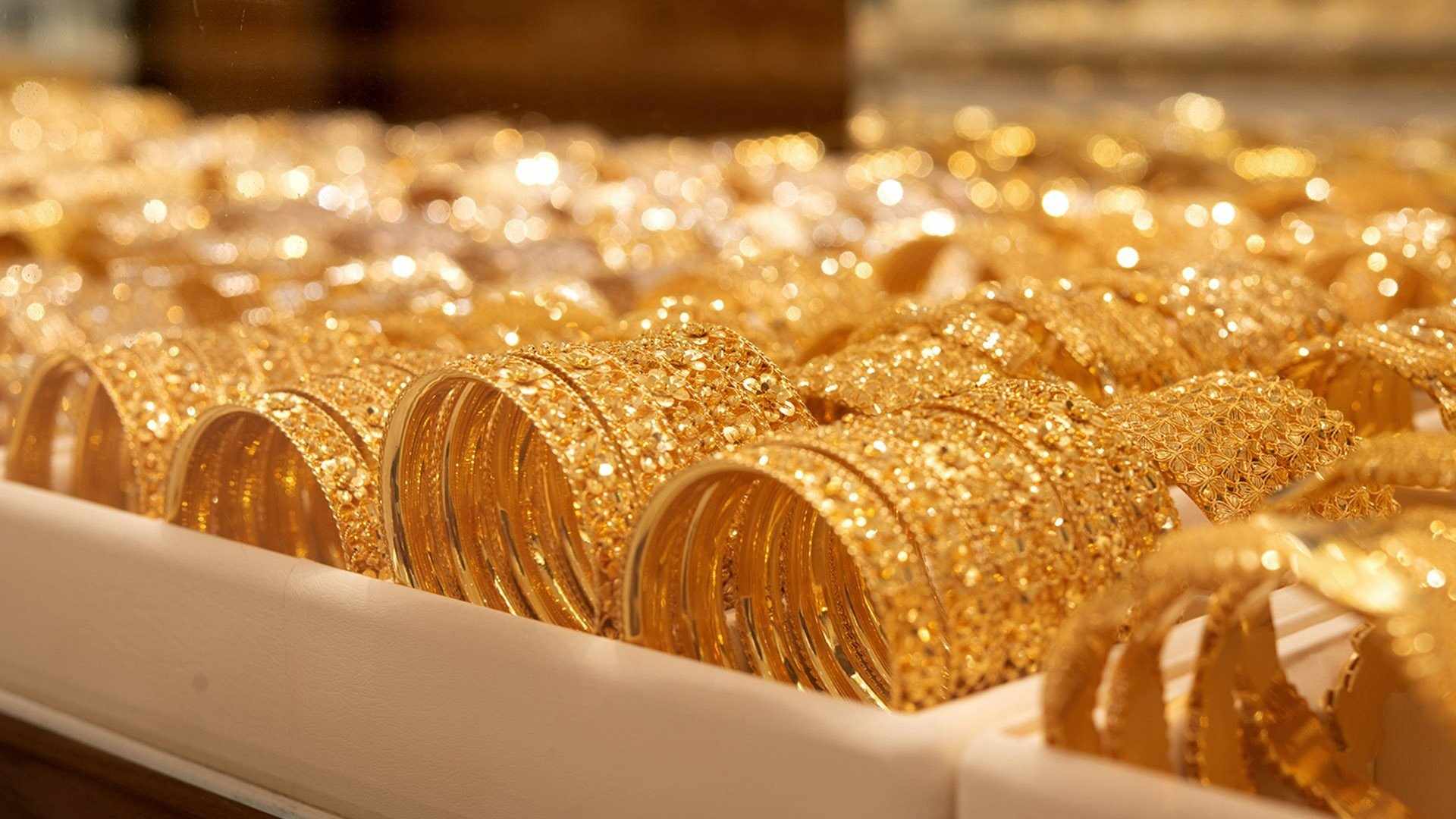 لسة سعره هينزل.. أسعار الفائدة الأمريكية تؤثر على أسعار الذهب في مصر