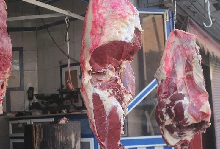 تخفيضات تصل إلى 30%.. التموين تكشف أسعار اللحوم في الأسواق في وقفة عرفات